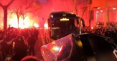 في الكورة : ألتراس برشلونة يحطم زجاج حافلة أتلتيكو مدريد قبل موقعة نصف نهائي الكأس