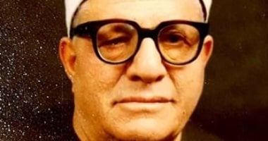 "كنوز منسية" الشيخ عبد السميع محمد عيسى حكاية القارئ اليتيم.. من عامل فى قصر الملك فاروق إلى معتمد بالإذاعة المصرية والمحافل الدولية.. وتلاوة صدفة فى عزاء ابنه قادت شيخه لتعليم التجويد وإجادة القراءات.. صور