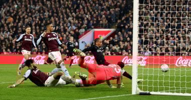 أستون فيلا ضد تشيلسى.. تقدم البلوز 2 - 1 فى شوط أول مثير (فيديو)