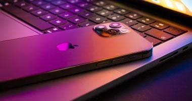 جوجل تحذر من استغلال آيفون معقد باستخدام 23 ثغرة.. هل لازلت تستخدم iOS 13 