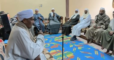 أجواء روحانية فى سهرة دينية بمنزل القارئ والعالم الأزهري الراحل علي ربيع السلواوي.. فيديو