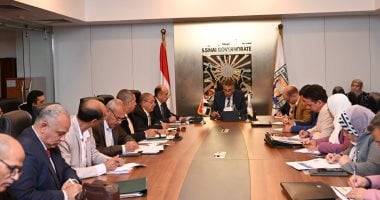 محافظ جنوب سيناء يتابع ملفات التقنين والتصالح وتسريع أداء الخطة الاستثمارية