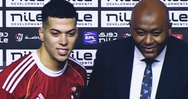 إمام عاشور لاعب الأهلى