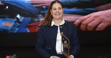 بعد فوزها بجائزة أثر.. ليلي سالم: الفوز للمرة الثانية تتويجا لجهود التحالف في كل مكان.. صور