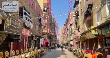 شباب إمبابة إيد واحدة.. الأهالى يجهزون ثانى أكبر مائدة إفطار فى مصر.. صور