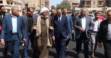 محافظ سوهاج يتفقد أعمال الرصف بمحيط المستشفى العام بتكلفة 14 مليون جنيه