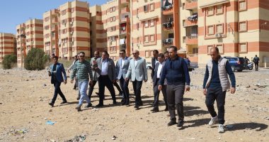 محافظ السويس يتفقد مدينة الملك عبدالله بحى عتاقة لمتابعة خدمات المواطنين