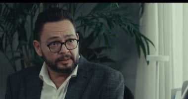 مسلسل اللون الأزرق الحلقة 2.. أدهم يرفض وظيفة دون طموحه