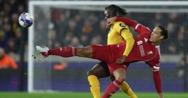 وولفرهامبتون ضد ليفربول.. تعادل سلبي في الشوط الأول