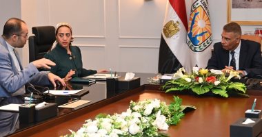 محافظ جنوب سيناء يبحث مشروع حماية الطيور المهاجرة بمدينة شرم الشيخ