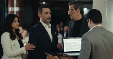 مسلسل اللون الأزرق الحلقة 3.. موقف محرج لنور محمود بسبب خلل فني