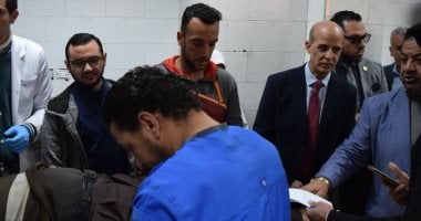 رئيس جامعة بنى سويف يتفقد مصابى حادث الطريق الشرقى القديم بالمستشفى الجامعى