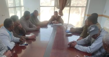 رئيس مدينة القرنة يتابع ملف مخالفات البناء ويناشد المواطنين بتقديم طلبات التصالح