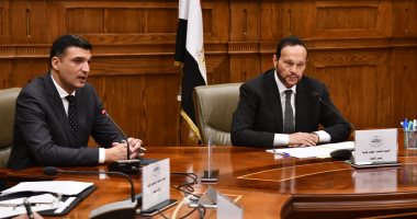 وزير الصناعة: إصدار نظام الإيجار فى المناطق الصناعية لتيسير الاستثمار