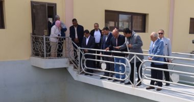محافظ السويس يتفقد محطة المياه فى منطقة الباسل بحى الأربعين