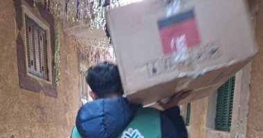 مؤسسة نبيل الكاتب عضو التحالف الوطني توزع وجبات وكراتين غذائية بالبحيرة