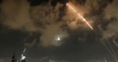 تفاصيل مقتل شخصين وإصابة 12 آخرين بالسعودية إثر سقوط مقذوف عسكري