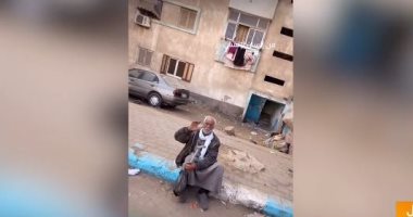 درس فى الرضا.. برنامج حياة كريمة يفاجئ مسنا بـ20 ألف جنيه