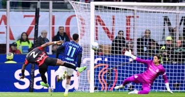 ميلان يتقدم على الإنتر بهدف إستوبينان في الشوط الأول.. فيديو
