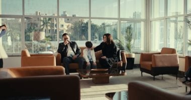 مسلسل اللون الأزرق الحلقة 4.. طبيب يطمئن أدهم على حالة حمزة: تأخر طبيعي