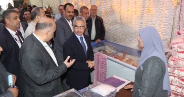 محافظ بنى سويف يتفقد منفذ السلع بمدينة الفشن ضمن منظومة معارض أهلاً رمضان