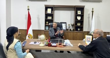 محافظ جنوب سيناء يوجه رئيس مدينة دهب بإزالة الإشغالات