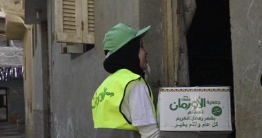 توزيع 775 كرتونة مواد غذائية فى كوم أمبو خلال شهر رمضان