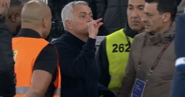 في الكورة : مورينيو يثير الجدل بعد طرده في قمة الدوري البرتغالي بين بنفيكا ضد بورتو