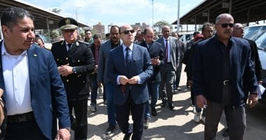 محافظ الغربية يتفقد المواقف لمتابعة تطبيق التعريفة الجديدة