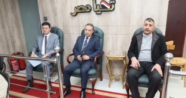 محافظ المنوفية يتابع انتظام سير العمل بمواقف سيارات الأجرة ومحطات الوقود