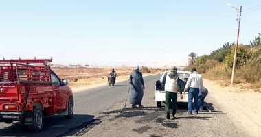 تنفيذ أعمال ترميم وإنشاء مطبات بعدة شوارع بمدينة موط بالوادى الجديد