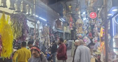 سوق القيسارية بأسيوط.. قلب التجارة النابض في رمضان