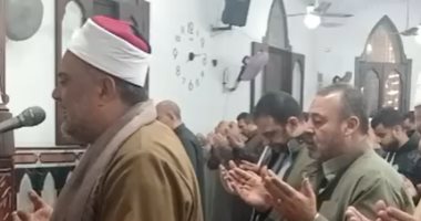 أداء صلاة التراويح وابتهالات وندوات عن فضل وأهمية الدعاء بمساجد في كفر الشيخ.. فيديو