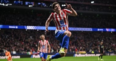 برشلونة يرصد 100 مليون يورو لضم بديل ليفاندوفسكى.. وألفاريز المرشح الأول