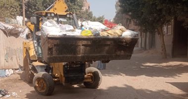 رفع 20 طن قمامة وأتربة ومخلفات صلبة بمركز المنشاة فى سوهاج