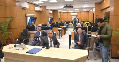 محافظ الدقهلية يتابع من مركز السيطرة حركة المواقف وتوزيع أسطوانات الغاز