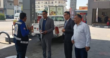 نائب محافظ الأقصر يتفقد عددا من المنشآت التموينية ومحطات الوقود.. صور 