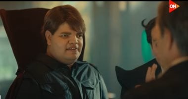 مسلسل النص التانى الحلقة 7.. خطة النص لإقناع هانز بالكشف عن سر بطولته تفشل.. ويعترف بخيانة ألمانيا لحماية ابنه.. توتر عاطفي كوميدي بين الشخصيات وتصاعد صراع داخل المعمل.. وكشف خيوط جديدة في قضية النص