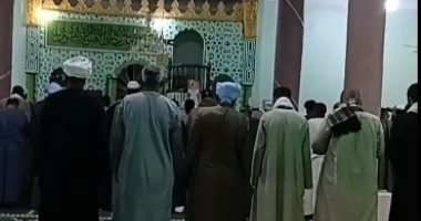 صلاة التراويح من الجامع الشرقي بالشبيكة فى كوم أمبو.. فيديو