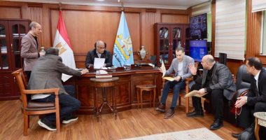 محافظ كفر الشيخ يناقش عددا من الملفات الخدمية مع أعضاء مجلسي النواب والشيوخ
