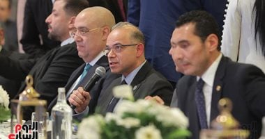 عاصم الجزار: المنطقة تمر بمرحلة شديدة الحساسية والحلول السياسية السبيل الوحيد لاحتواء التصعيد