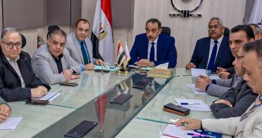 محافظ سوهاج يوجه بالتوسع فى التوعية بقانون التصرف فى أملاك الدولة