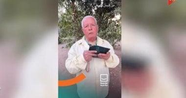 «حياة كريمة» تدعم بائعا متجولا وتحقق حلمه فى سداد ديونه وتحقيق بداية جديدة