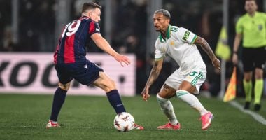 روما يقتنص تعادلا مثيرا من بولونيا في ذهاب ثمن نهائي الدوري الأوروبي.. فيديو