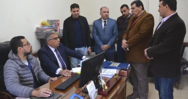 محافظ الدقهلية يتفقد إدارات الديوان العام لمتابعة انتظام العمل بملفات التصالح