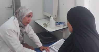 "صحة قنا" توقع الكشف الطبى على 606 مواطنين بقرية بركة بنجع حمادي