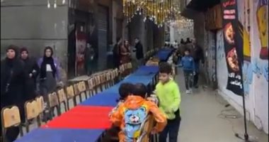 إيد واحدة.. شباب بحر البلد بالوراق يجهزون وجبات إفطار للصائمين للعام الخامس