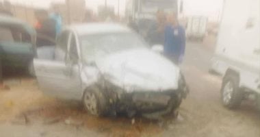 مصرع شخص وإصابة 3 آخرين فى حادث تصادم سيارتين بقنا