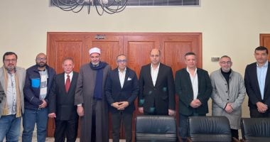 سفير مصر فى لبنان يتابع مع أبناء الجالية الصعوبات فى ظل الأوضاع الراهنة