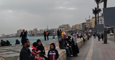 أجواء رمضانية خاصة فى الإسكندرية.. تناول الإفطار على البحر أهم طقوس العشر الأواخر